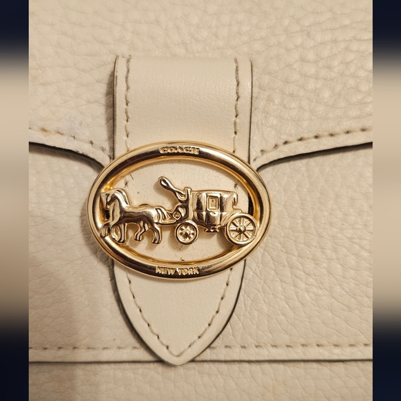 COACH GEORGIE SMALL PEBBLED LEATHER TRIFOLD WALLET IN CHALK WHITE - Picture 2 of 10